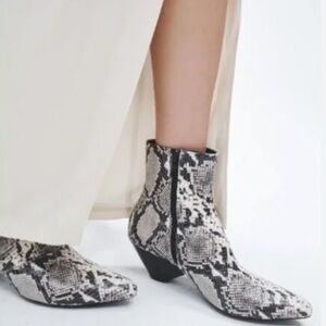 RAG & BONE Spire Snake Leather Side-Zip Boots Size: 37.5